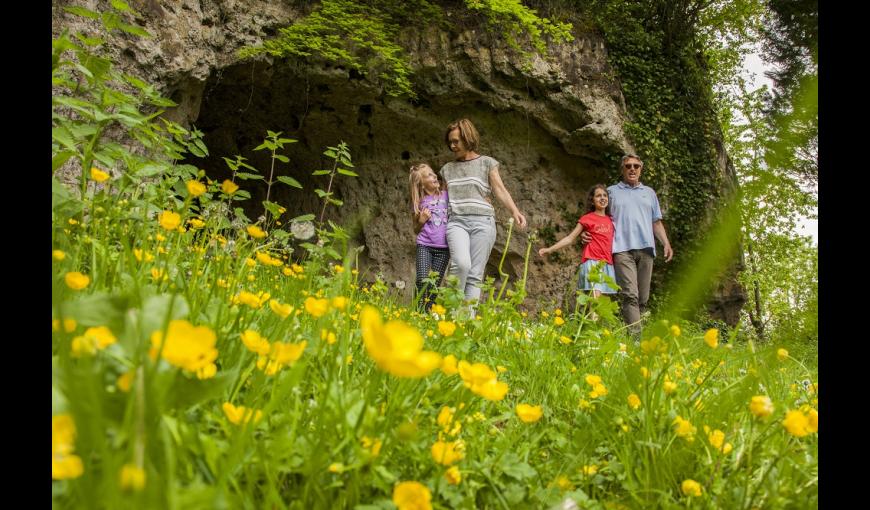 Les creuttes et la tradition troglodytiques