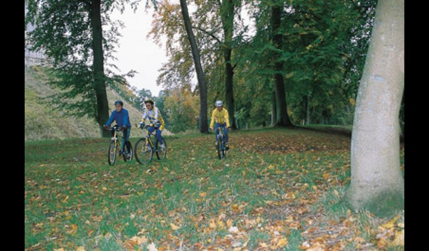 Promenade autour du château de Fère