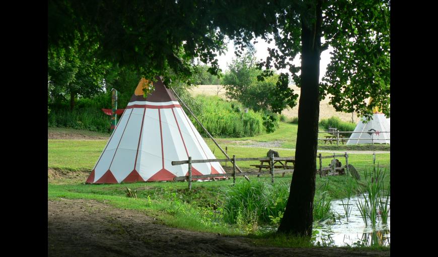 hébergement tipi