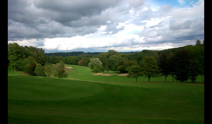 Restaurant Le Club de l'Ailette vue sur le green II < Cerny-en-Laonnois < Aisne < Picardie