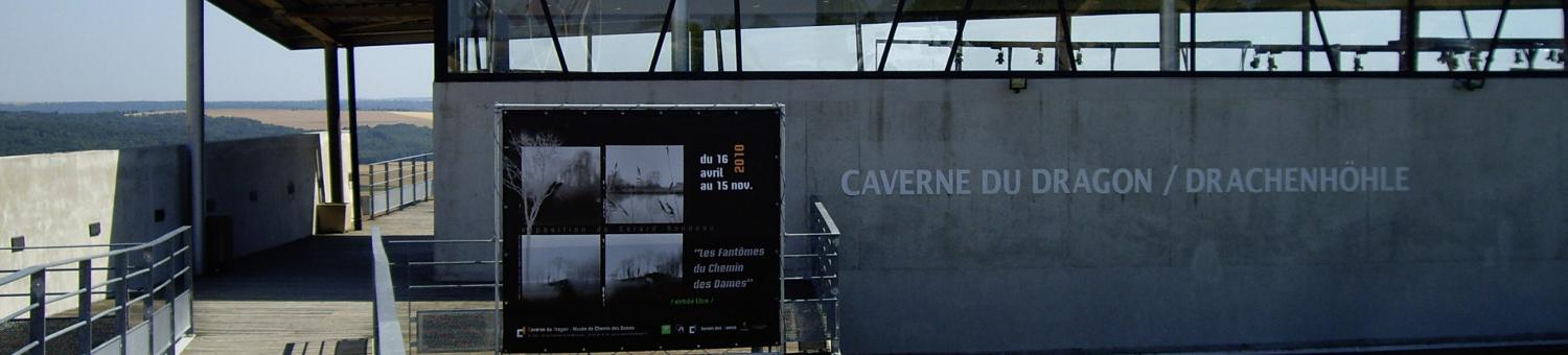 Vue extérieure du bâtiment de la Caverne du Dragon-Musée du Chemin des Dames (Aisne).